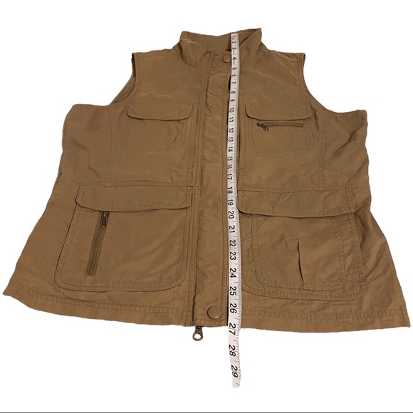 SOLD-Magellan’s Women’s Traveler’s Pocket Vest, size Medium - Picture 3 of 13